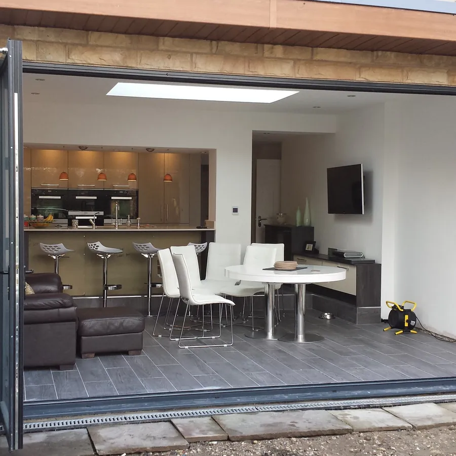 Bifold Shepherd's Bush